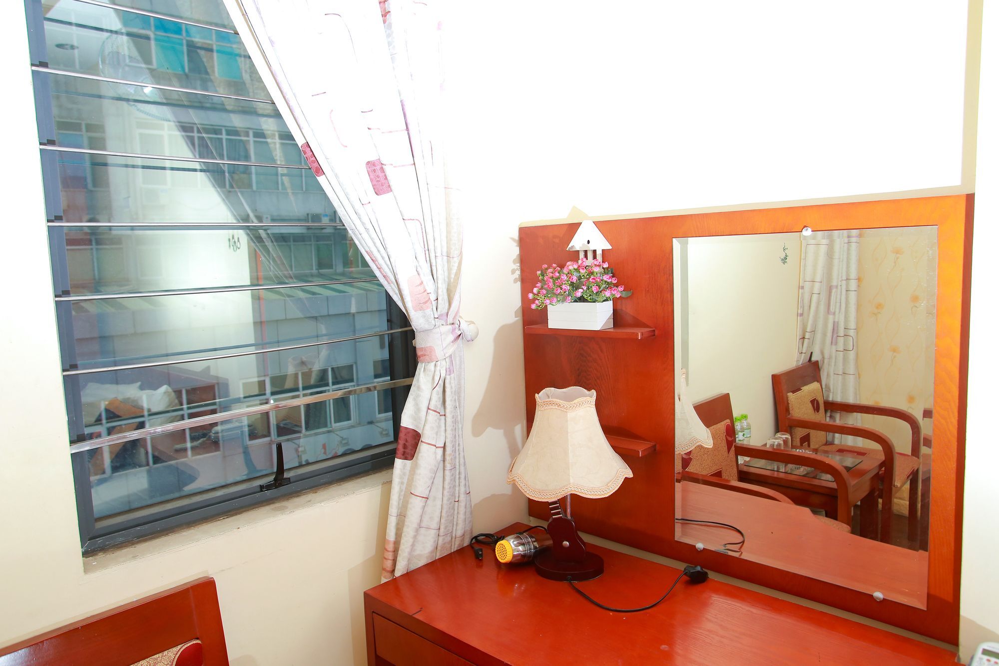 Reddoorz Near Hanoi Railway Station المظهر الخارجي الصورة